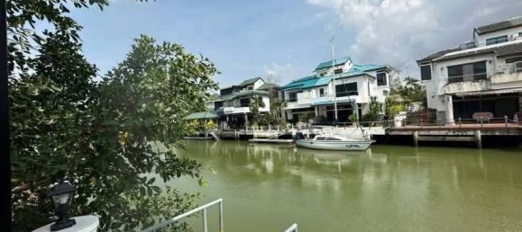 4 bedrooms House in Pattaya, Thailand No. 70237 2