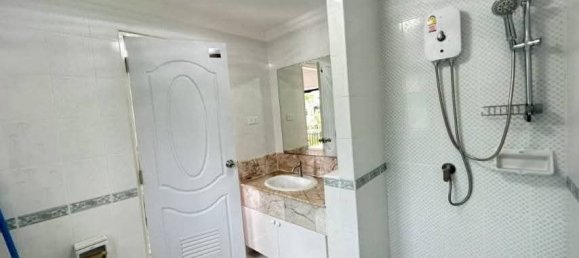 4 bedrooms House in Pattaya, Thailand No. 70237 11