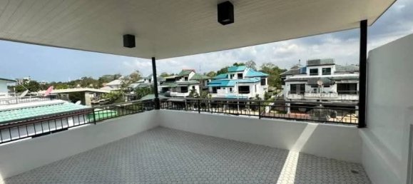 4 bedrooms House in Pattaya, Thailand No. 70237 14