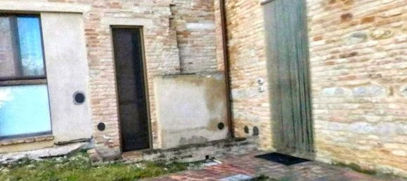 2 rooms Apartment in Monte Roberto, Italy No. 284978 9