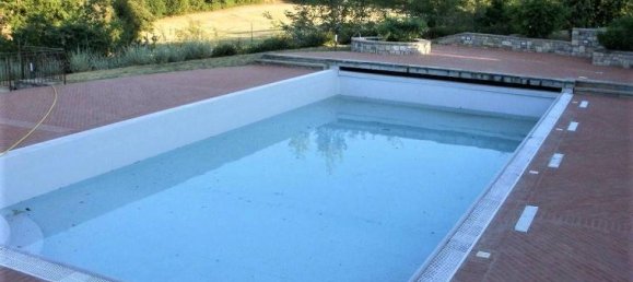 Studio in Gubbio, Italy No. 1496 3