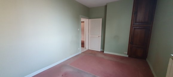 1 bedroom Apartment in Bourges, France No. 79093 5