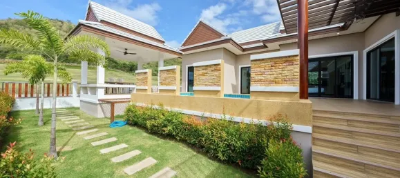 3 Schlafzimmer Villa in Hua Hin, Thailand, Nr. 63723 2