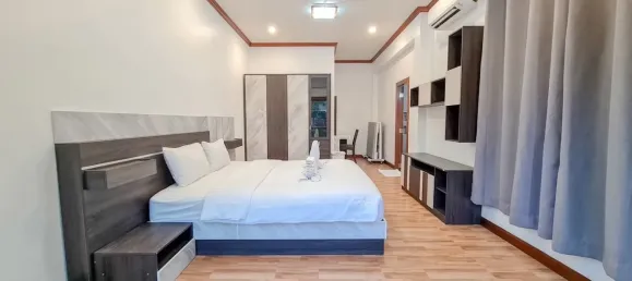 3 Schlafzimmer Villa in Hua Hin, Thailand, Nr. 63723 9