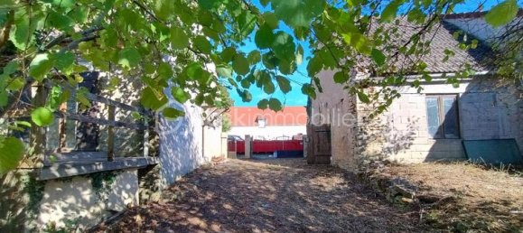 3 bedrooms House in Saint-Parize-le-Chatel, France No. 355286 2