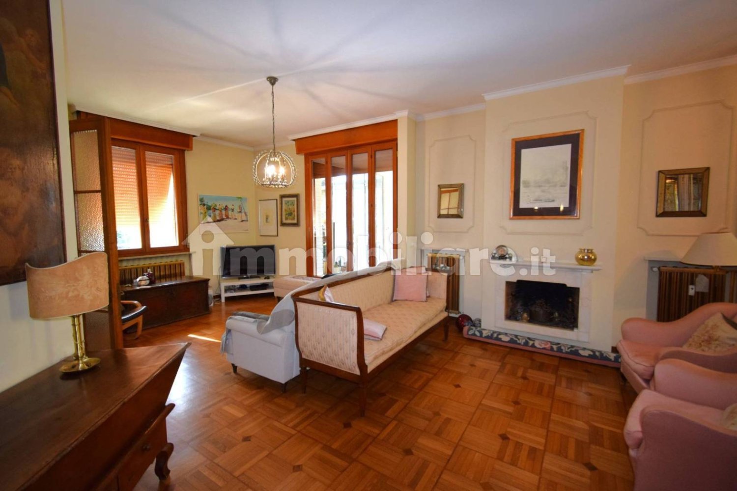 3 غرف نوم شقة في Parma, Italy رقم 378606