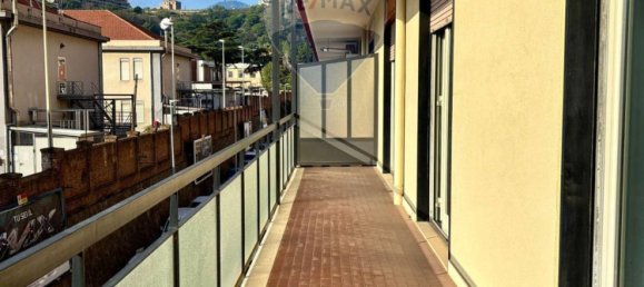 5 rooms Apartment in Messina, Italy No. 216437 13