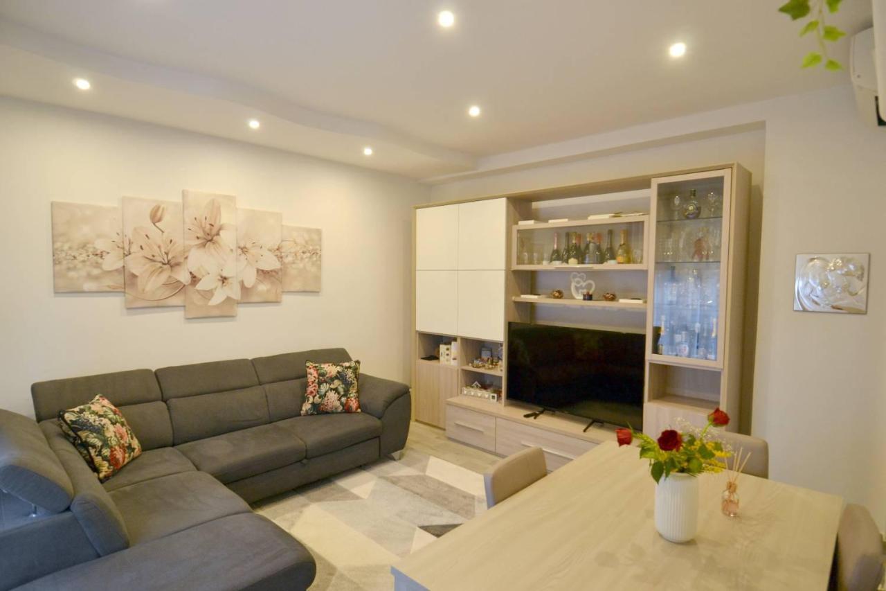 3 rooms Apartment in Lodi, Italy No. 242205