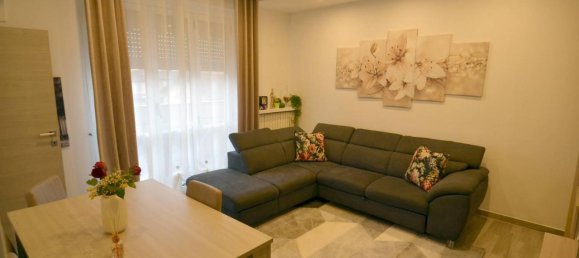 3 rooms Apartment in Lodi, Italy No. 242205 2