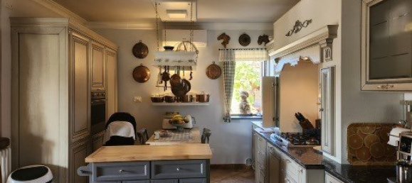 4 bedrooms House in Marche, Italy No. 332797 4