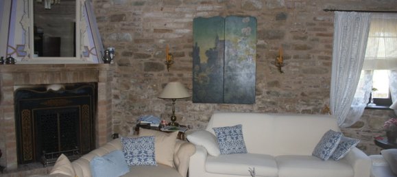 4 bedrooms House in Marche, Italy No. 332797 9