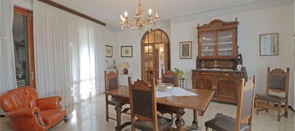 10 rooms Villa in Pontremoli, Italy No. 142847 7
