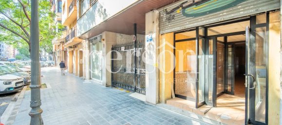 4 Schlafzimmer Gewerbliche Immobilie in Valencia, Spain, Nr. 158265 3