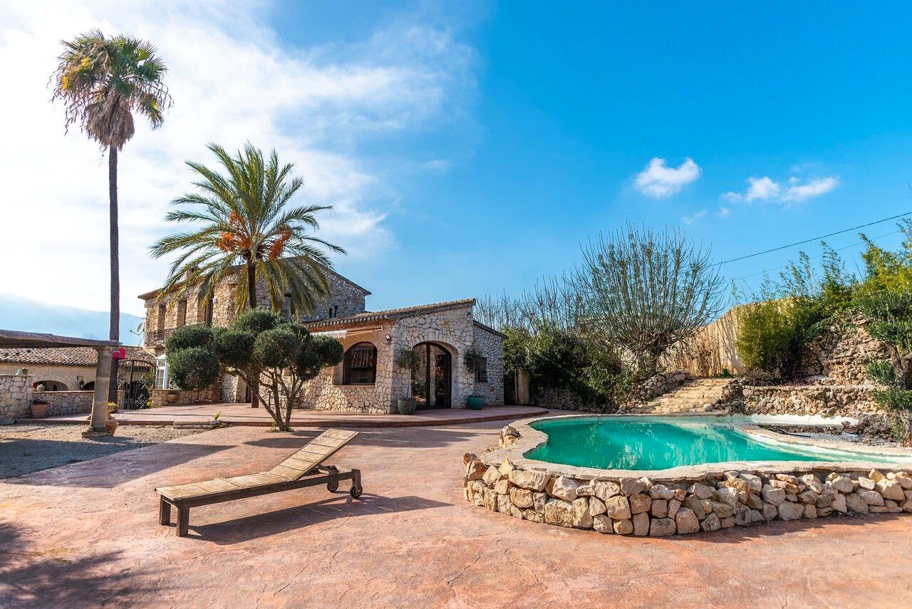 6 bedrooms House in Jalon, Spain No. 43756