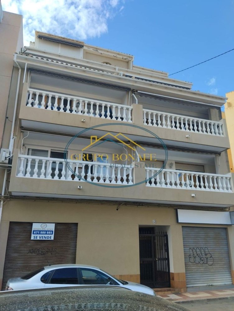 Propriété commerciale à El Campello, Spain 102m² No. 101228
