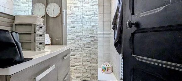 3 bedrooms House in Istres, France No. 336614 7