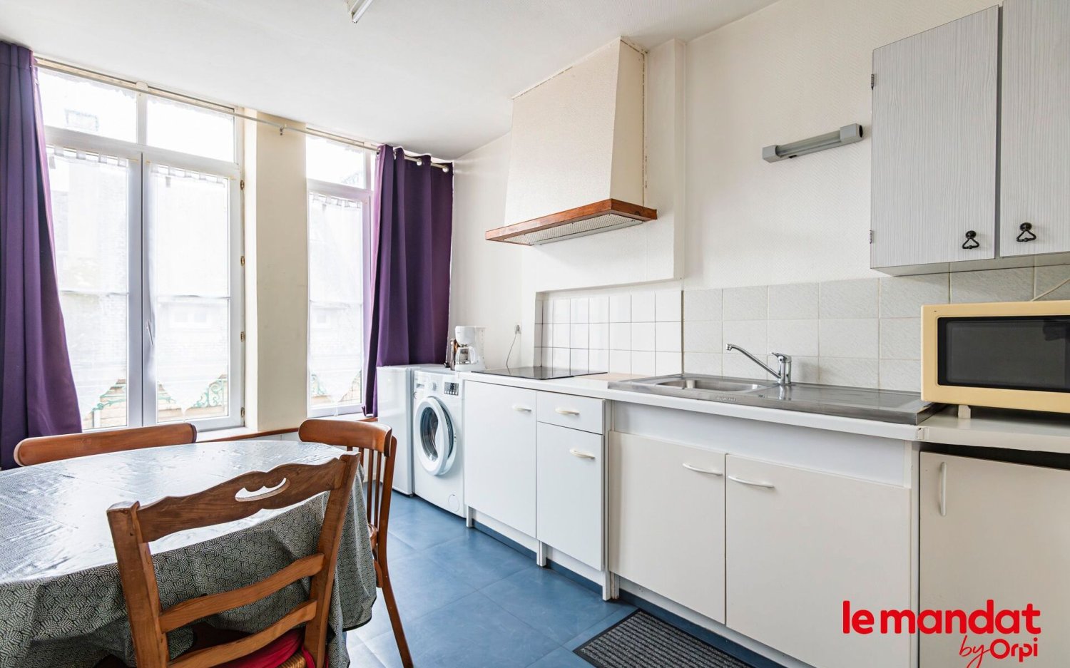 Edificio de 5 habitaciónes en Charleville-Mezieres, France No. 338044