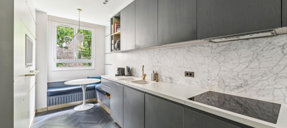 3 bedrooms Apartment in Paris, France No. 176737 7