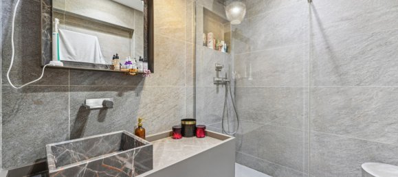 3 bedrooms Apartment in Paris, France No. 176737 10