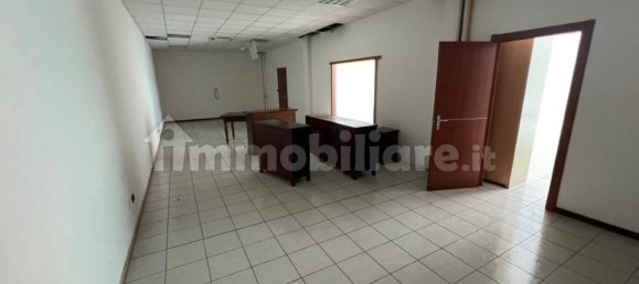 2 rooms Commercial property in Occhiobello, Italy No. 208210 4