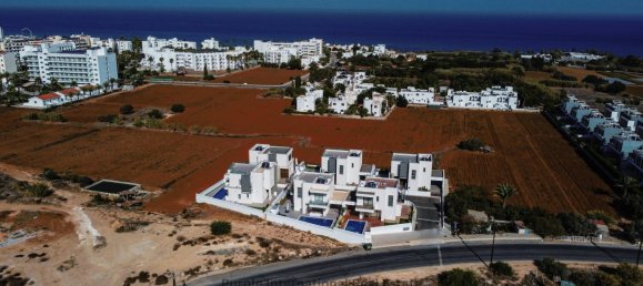 4 Schlafzimmer Villa in Protaras, Cyprus, Nr. 1426 30