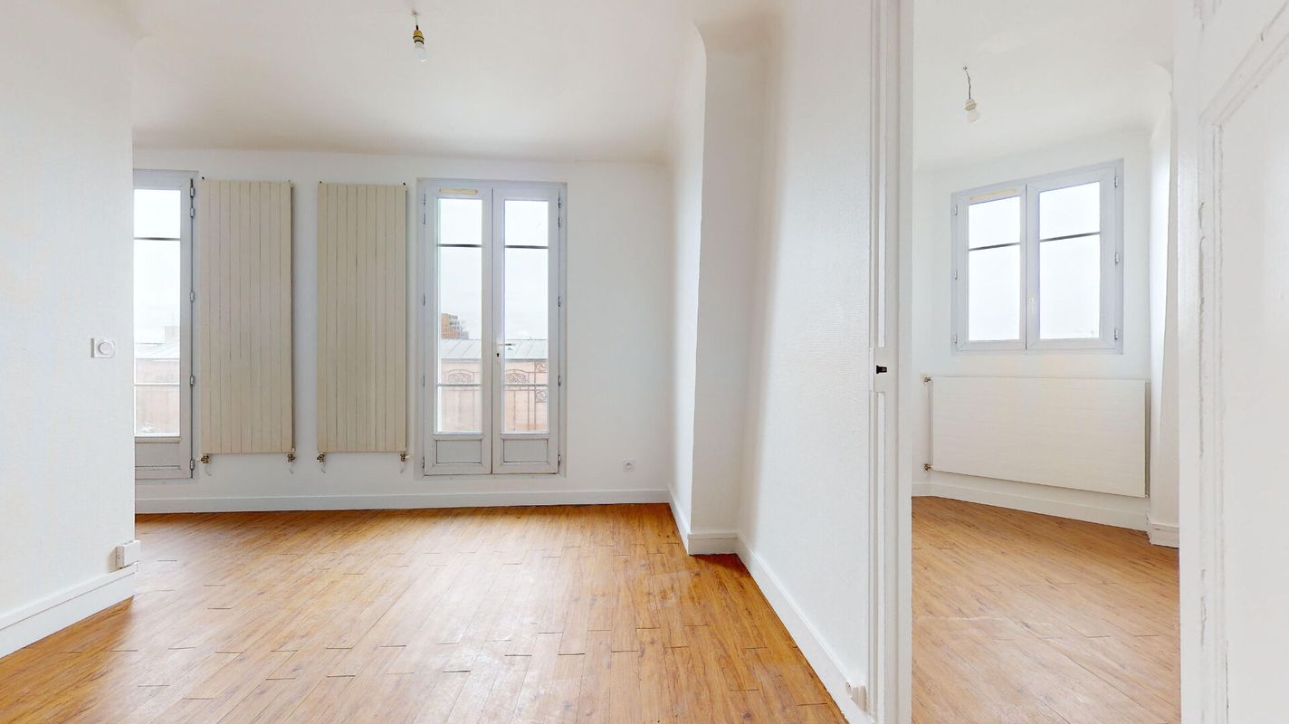 2 bedrooms Apartment in Clichy, France No. 176712