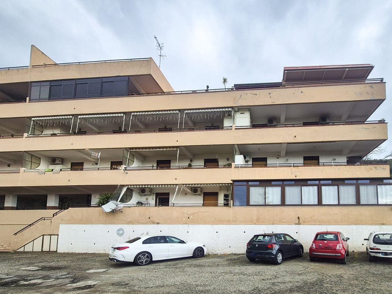 3 bedrooms Apartment in Messina, Italy No. 332193