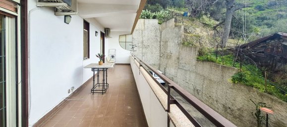 3 bedrooms Apartment in Messina, Italy No. 332193 10