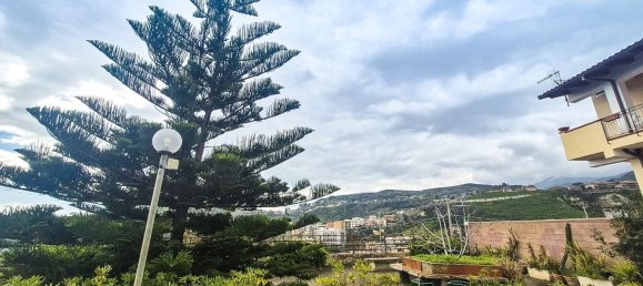 3 bedrooms Apartment in Messina, Italy No. 332193 5