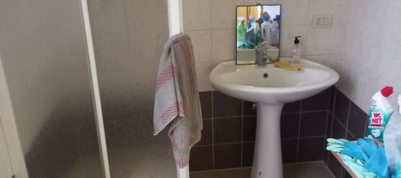 250m² Commercial property in Novara, Italy No. 257085 6