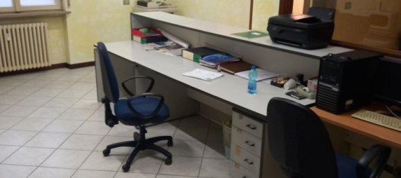 250m² Commercial property in Novara, Italy No. 257085 11