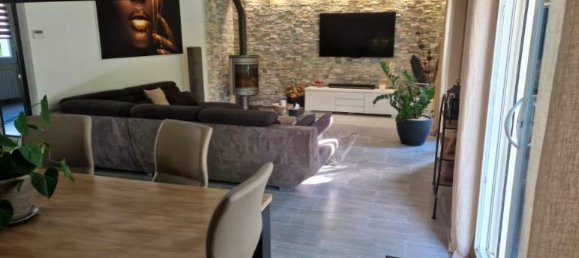 4 bedrooms Villa in Lesigny, France No. 166447 16