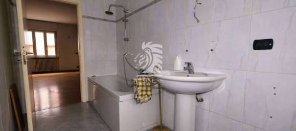 Apartamento de 2 dormitorios en Asti, Italy No. 67541 16