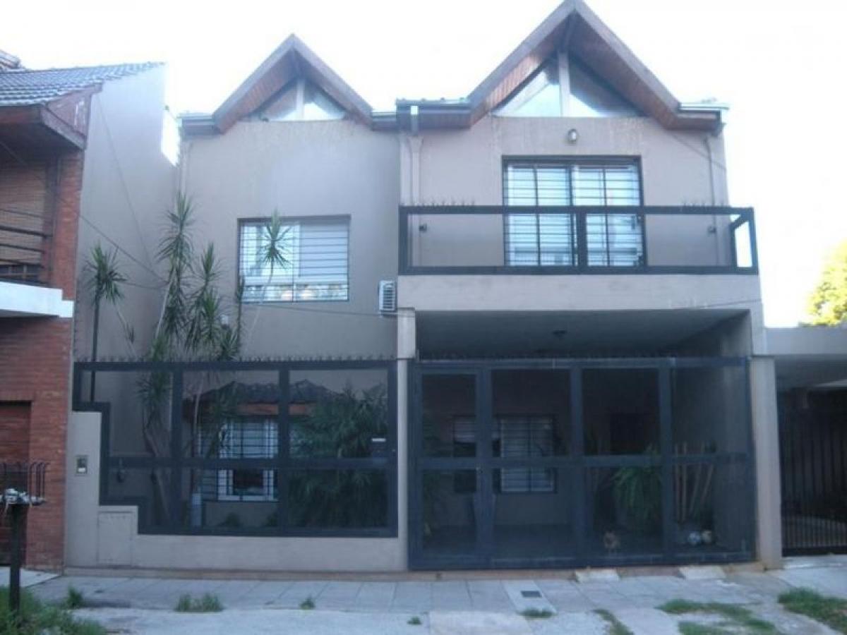 4 bedrooms House in General San Martin, Argentina No. 3182