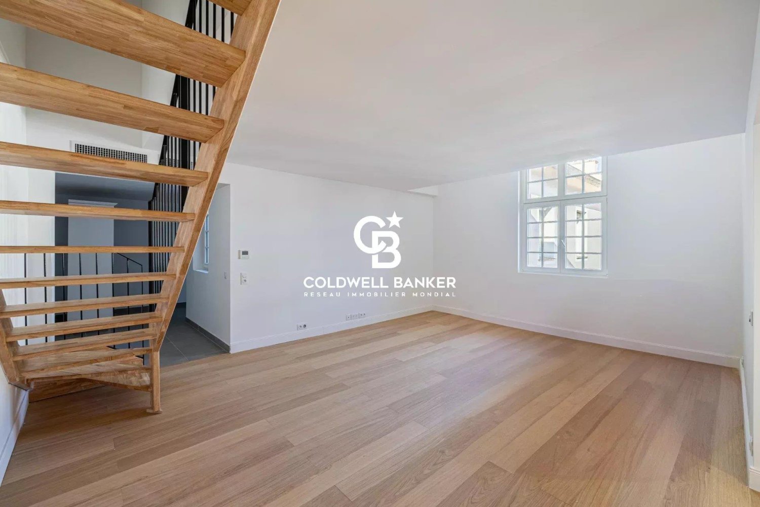 3 غرف نوم منزل ذو طابقين في Antibes, France رقم 299835