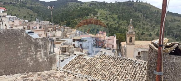 Дом с 4 спальнями в Кьярамонте Гульфи, Италия № 360170 21