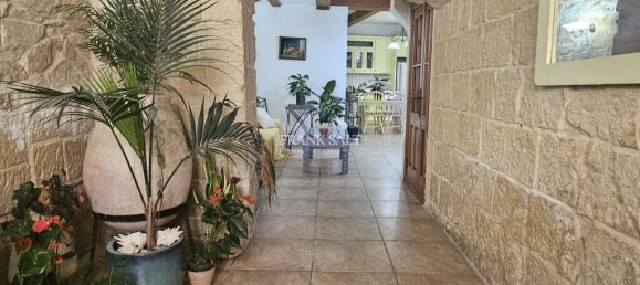 3 غرف نوم منزل في Attard, Malta رقم 2621 2