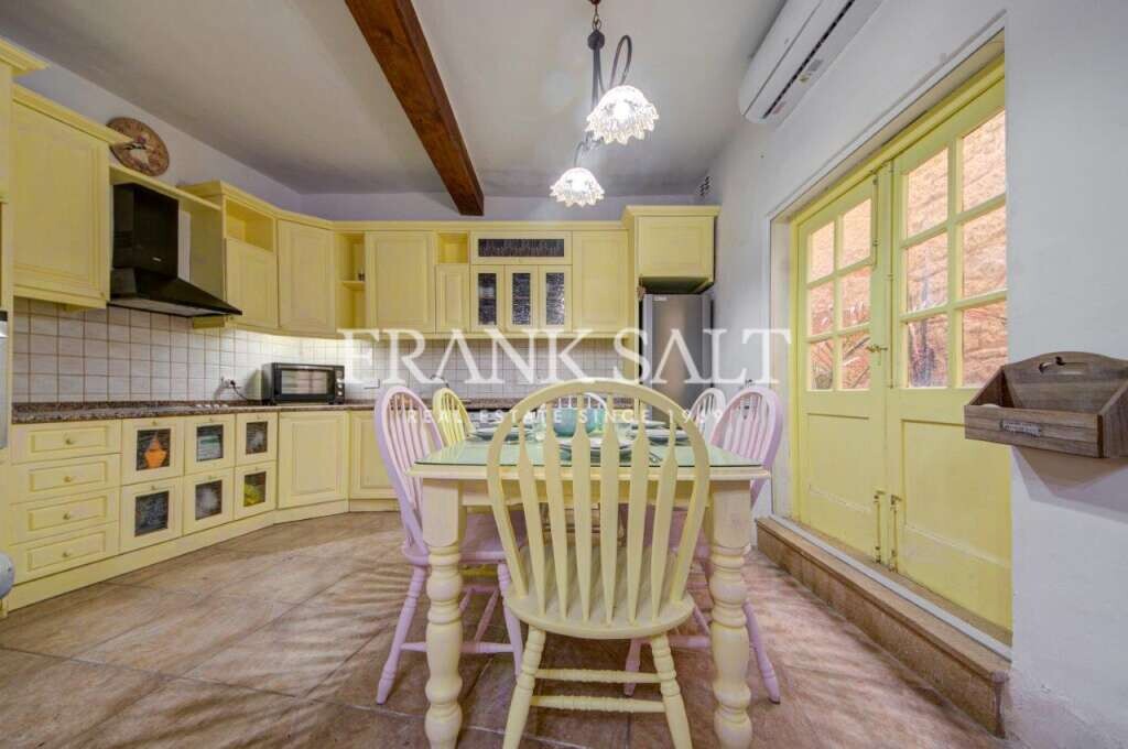 3 غرف نوم منزل في Attard, Malta رقم 2621