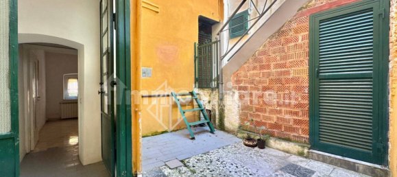 1 bedroom Apartment in Albisola Superiore, Italy No. 33248 12