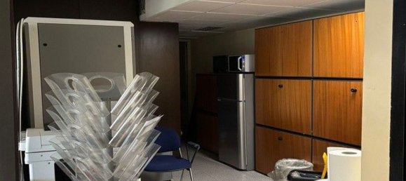 200m² Office in Naples, Italy No. 328009 13