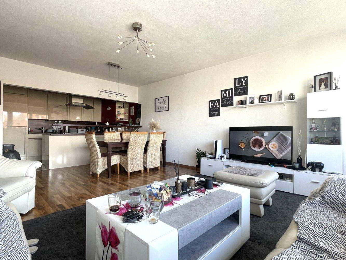 Apartamento de 3 habitaciónes en Vienna, Austria No. 91713