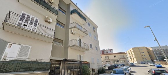 Квартира с 4 спальнями в Бари, Италия № 361802 2