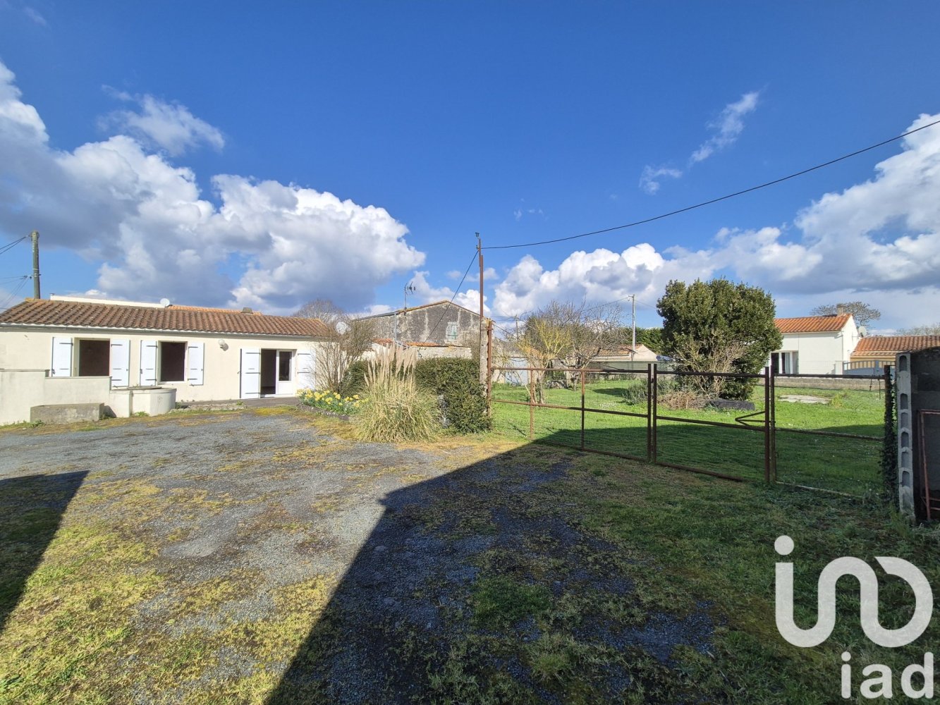 3 bedrooms House in Longeves, France No. 106241