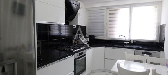 2 bedrooms Apartment in Neuilly-sur-Marne, France No. 184438 3