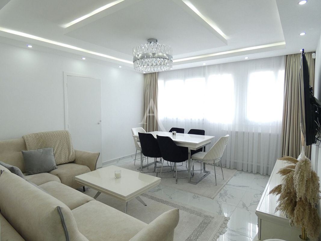 2 bedrooms Apartment in Neuilly-sur-Marne, France No. 184438