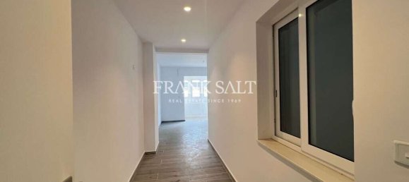 2 bedrooms Apartment in Saint Julian's, Malta No. 96 13