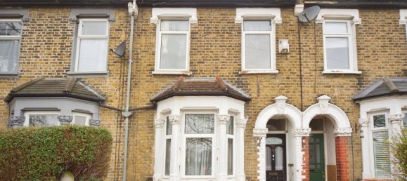 2 bedrooms House in East Ham, United Kingdom No. 11432 27