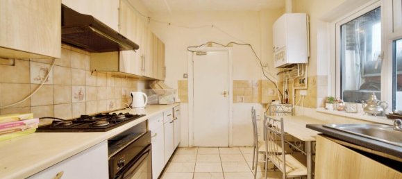 2 bedrooms House in East Ham, United Kingdom No. 11432 13