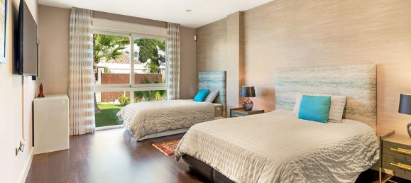 7 bedrooms Villa in Marbella, Spain No. 22889 9