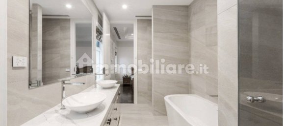 Villa de 2 dormitorios en Desenzano del Garda, Italy No. 84094 9